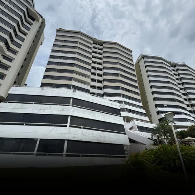 Apartamento de 3 habitaciones en Altamira, 110 m²